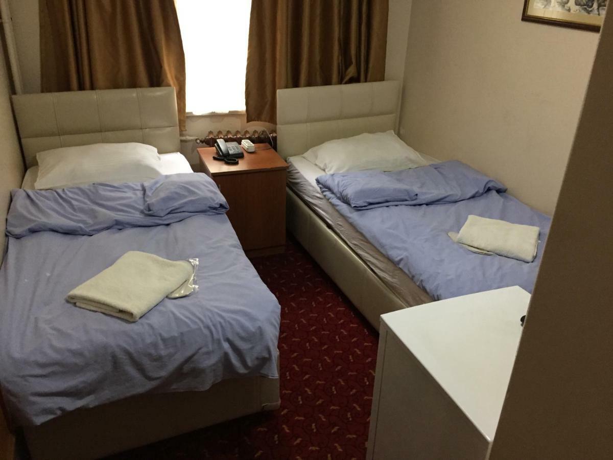 Paris Otel
